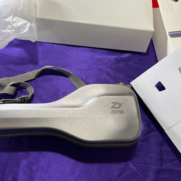 πSmooth Q 3-Axis Handheld Gimbal Stabilizer for Smartphones & Action Cameras - Picture 11 of 16